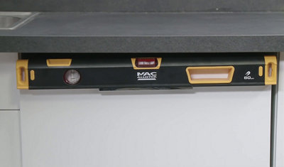 Glissez le lave-vaisselle