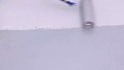 Dès que la première couche de peinture