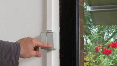 Vérifiez le bon fonctionnement du moteur du store, de la planéité de la toile une fois déroulée, de la position des supports de bras.​