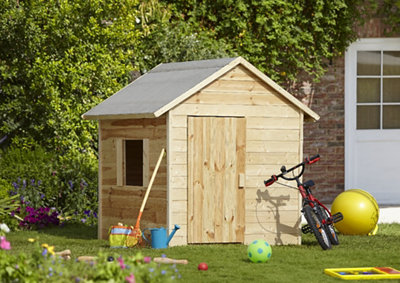 Maison en bois avec jouet pour enfant et vélo devant