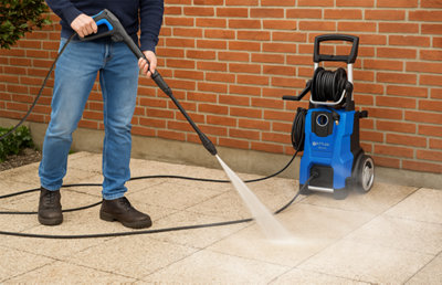 Nettoyage d'une terrasse avec un nhp