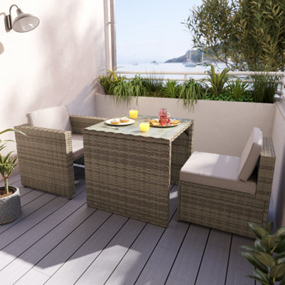 Du mobilier emboîtable