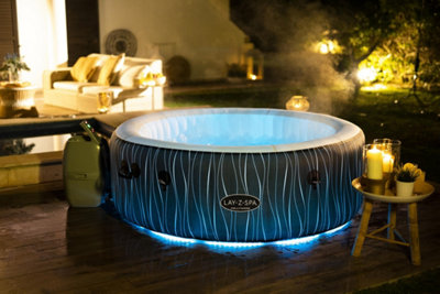 Conçu pour régénérer le corps et l’esprit, le spa détend et déstresse en procurant un sentiment de bien-être.