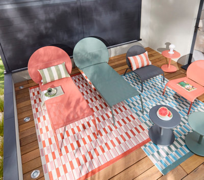 Tapis de couleur sur un balcon