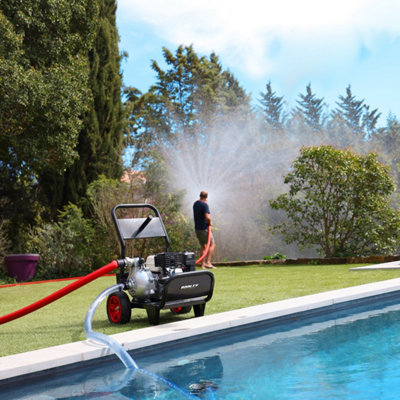 La piscine peut s’avérer une grande réserve d’eau