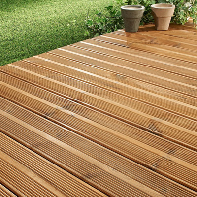 Image d'une belle terrasse en bois