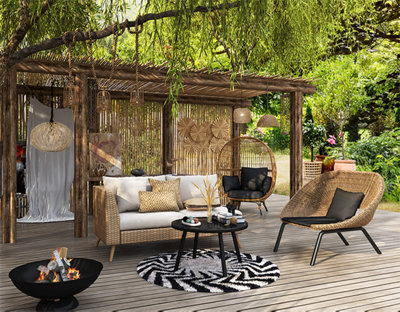 Une terrasse à l'abri du soleil grâce à la végétation