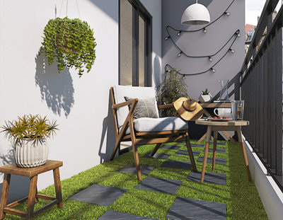 Parier sur différents revêtements de sol permet un aménagement du balcon original