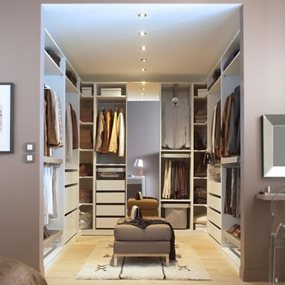 rangement d’une garde-robe
