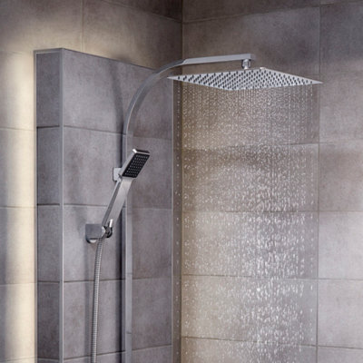 Colonne de douche avec pomme de tête large
