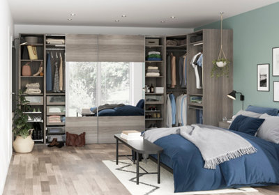 Chambre avec 2 dressings