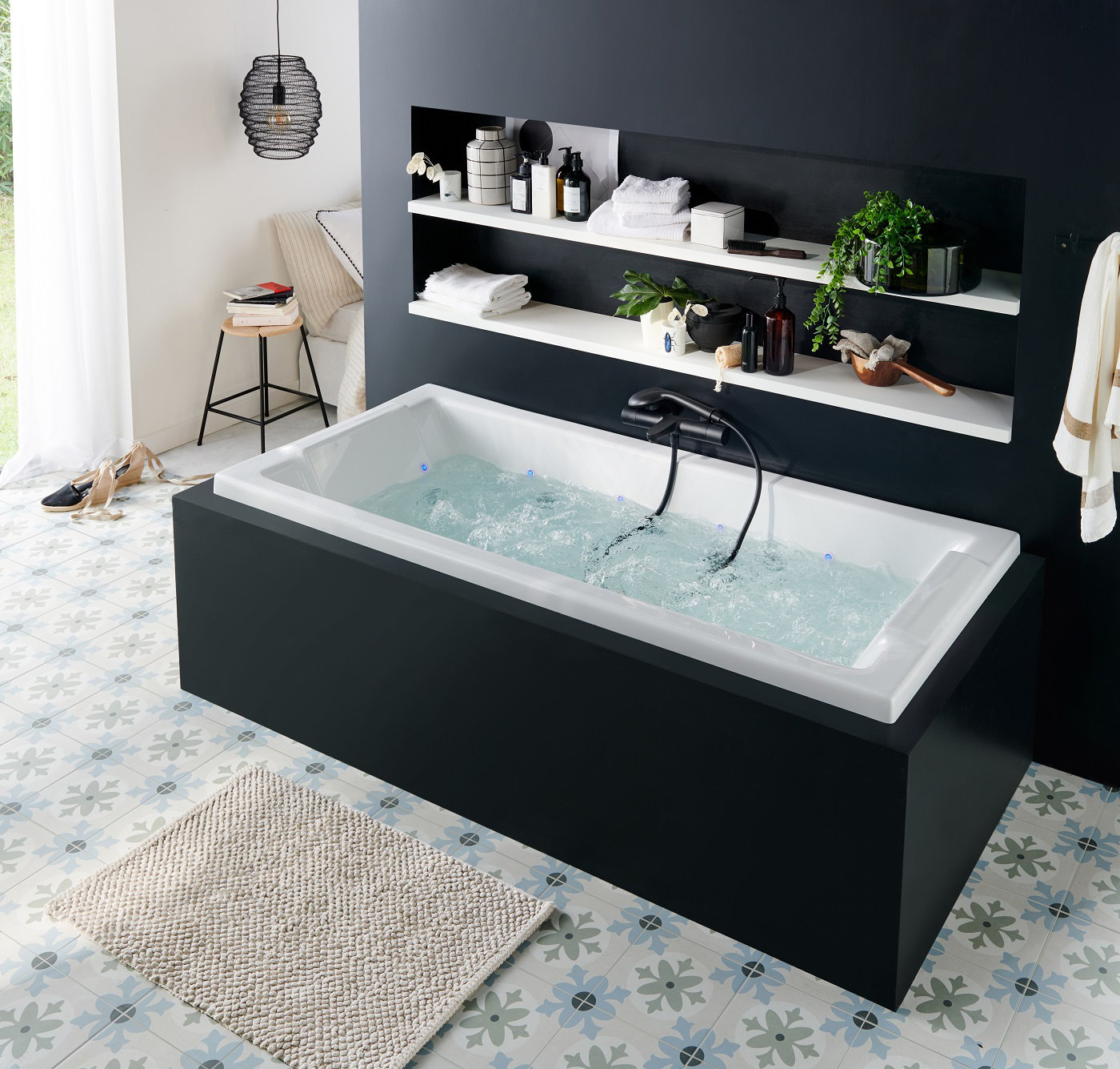Comment installer une baignoire balnéo