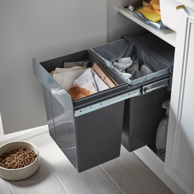2 poubelles de tri coulissantes
