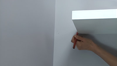 installation de la platine de fixation sur le mur