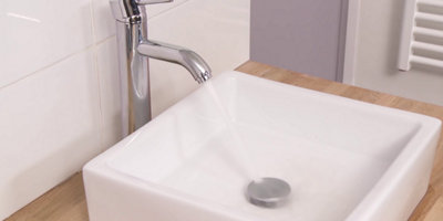 Ouvrez l’arrivée d’eau générale.