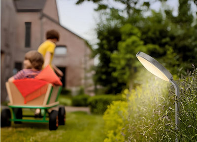 Un balisage solaire dans un jardin