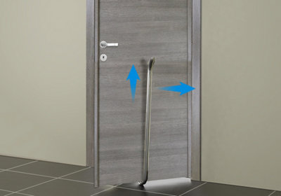 Dégondage de la porte avec pied de biche