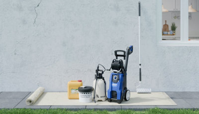 ensemble outils nettoyage murs extérieur