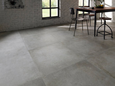 Carrelages XXL dans une salle à manger