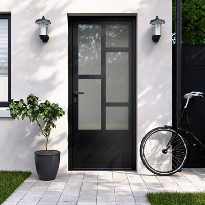 Image d'une porte d'entrée entourée de 2 appliques