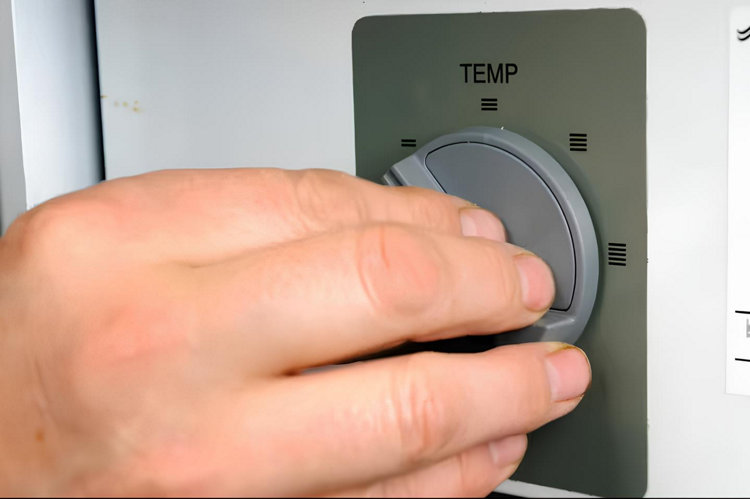 Un thermostat intégré sur une chaudière