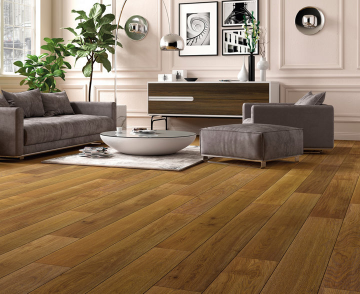 Splendide parquet huilé foncé dans un salon