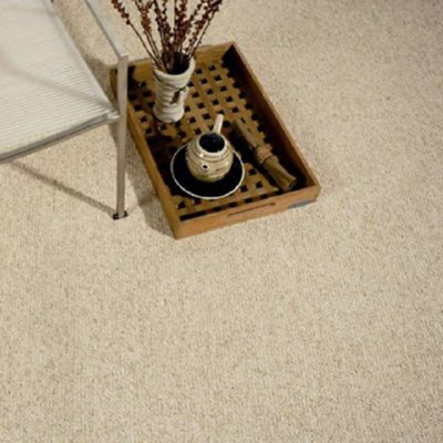 Moquette beige avec plateau bois