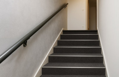 moquette escalier noir