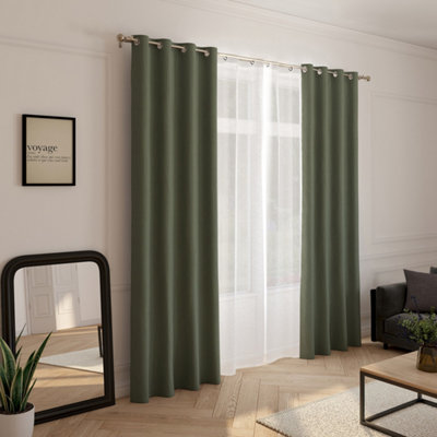 Rideau vert et voilage
