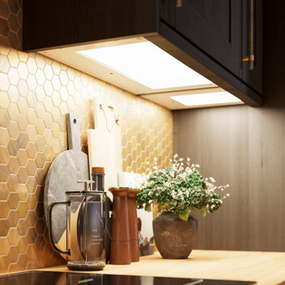 Tablette LED intégré sous meubles cuisine haut