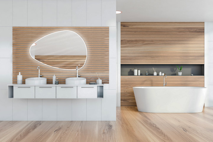 Miroir lumineux dans grande salle de bain blanche et bois