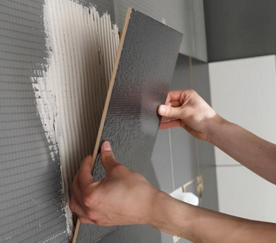 Pose de carrelage mural