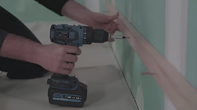 Installation d'un tasseau au mur