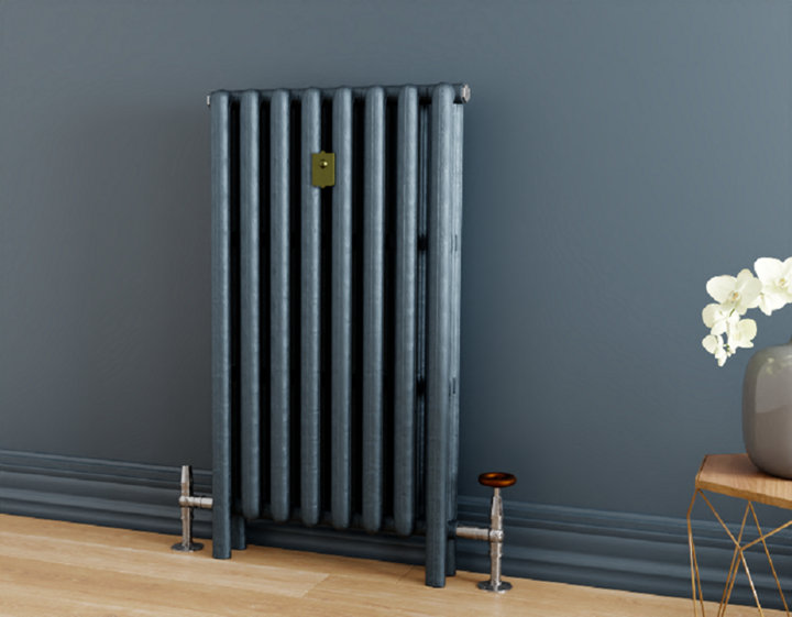 Radiateur peint en bleu