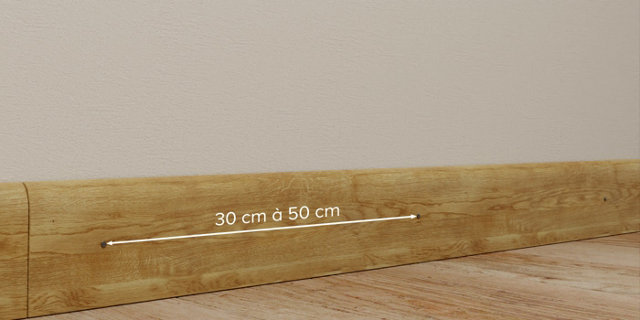 Schéma espacement plinthe de 30 cm entre 2 clous