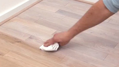 Appliquez ensuite la teinte