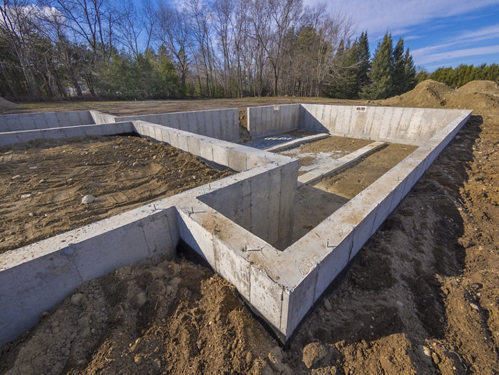 Les fondations en béton sont les éléments invisibles d’une maison