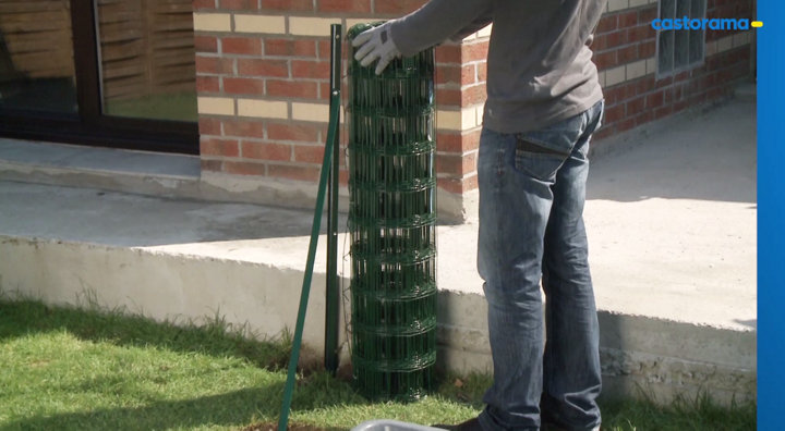 Comment poser un grillage en rouleau ?