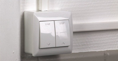 Installer un volet roulant électrique sous linteau