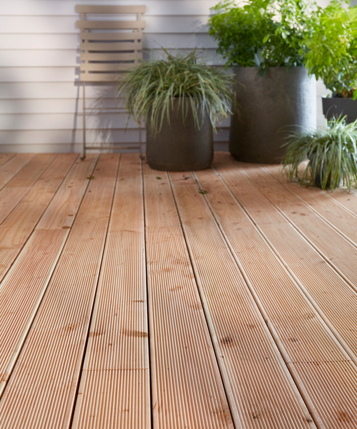 Entretenir votre terrasse en bois naturel