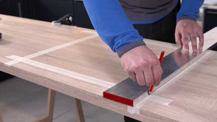 Comment poser une plaque de cuisson électrique ?