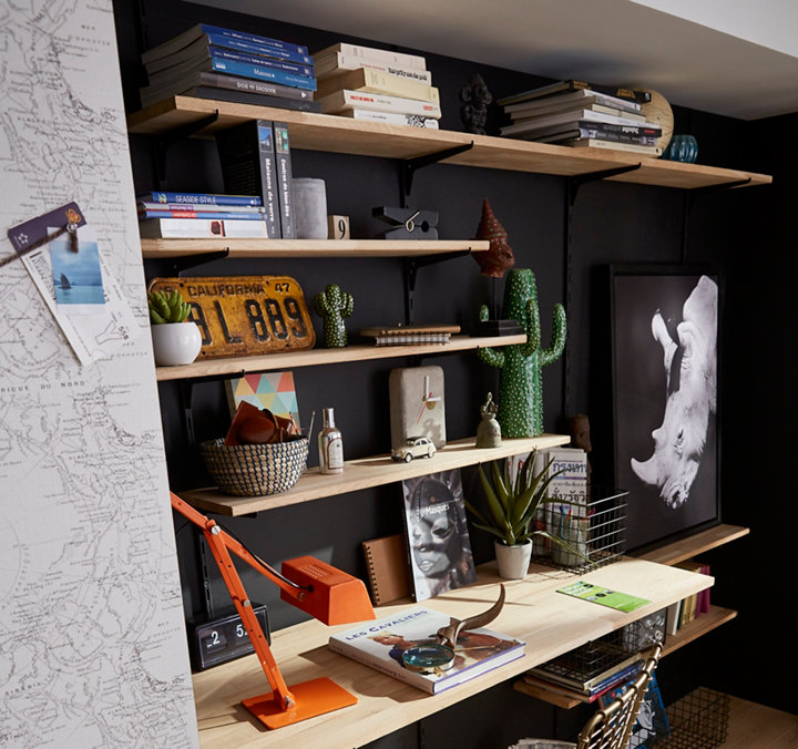 Bureau chambre avec tablette murale en bois