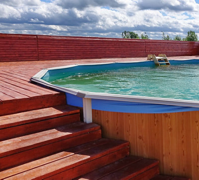 Le deck de piscine