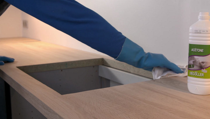 Comment poser une plaque de cuisson électrique ?