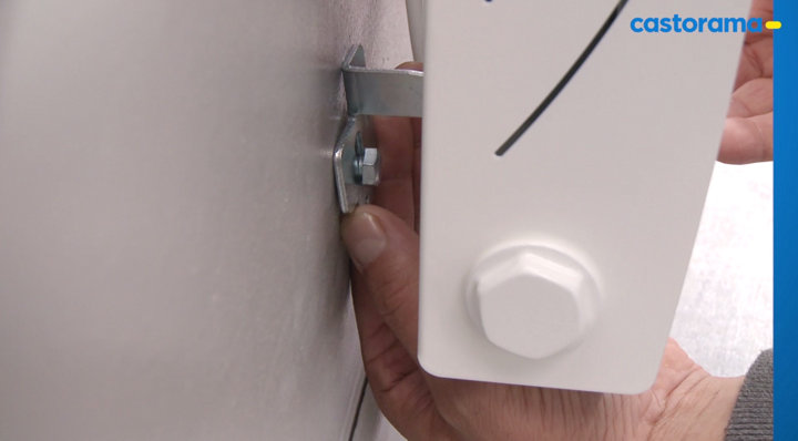 Étape 4 : Poser le radiateur