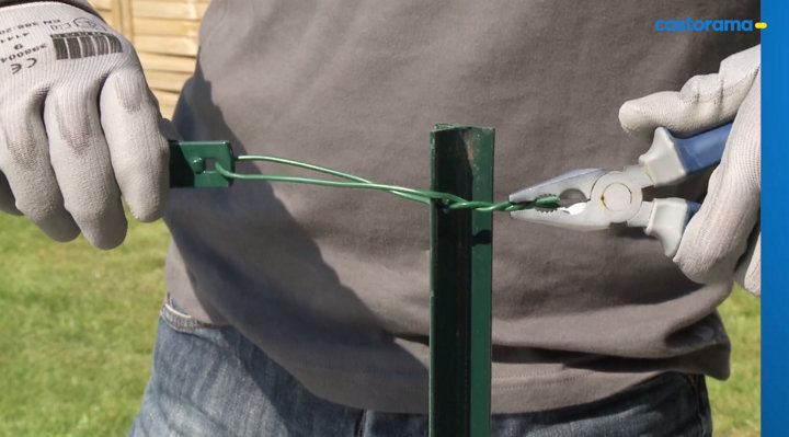 Comment poser un grillage en rouleau ?